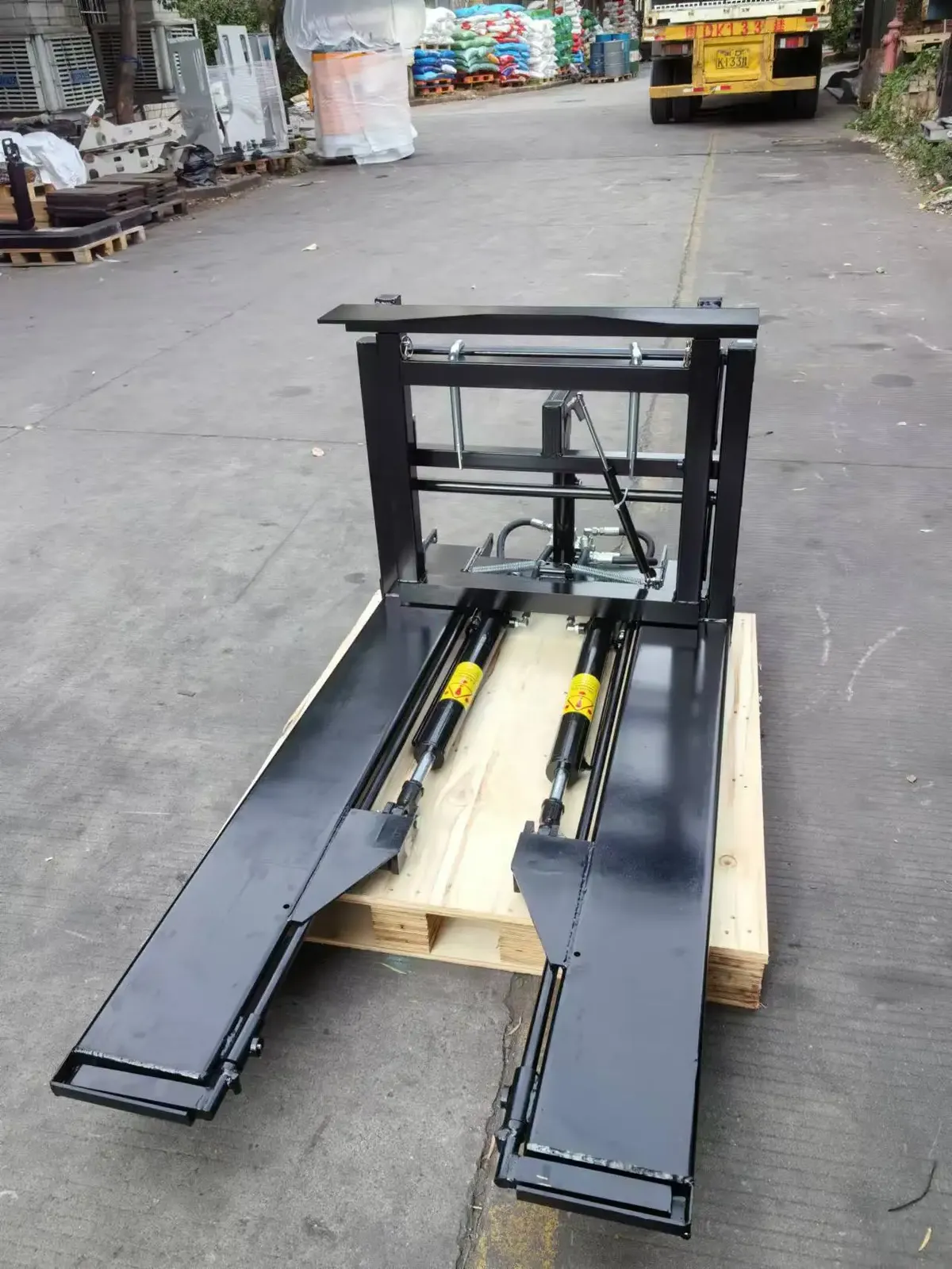 1TON Bin Tipper for Forklifts, Designed for 1100mm-1200mm