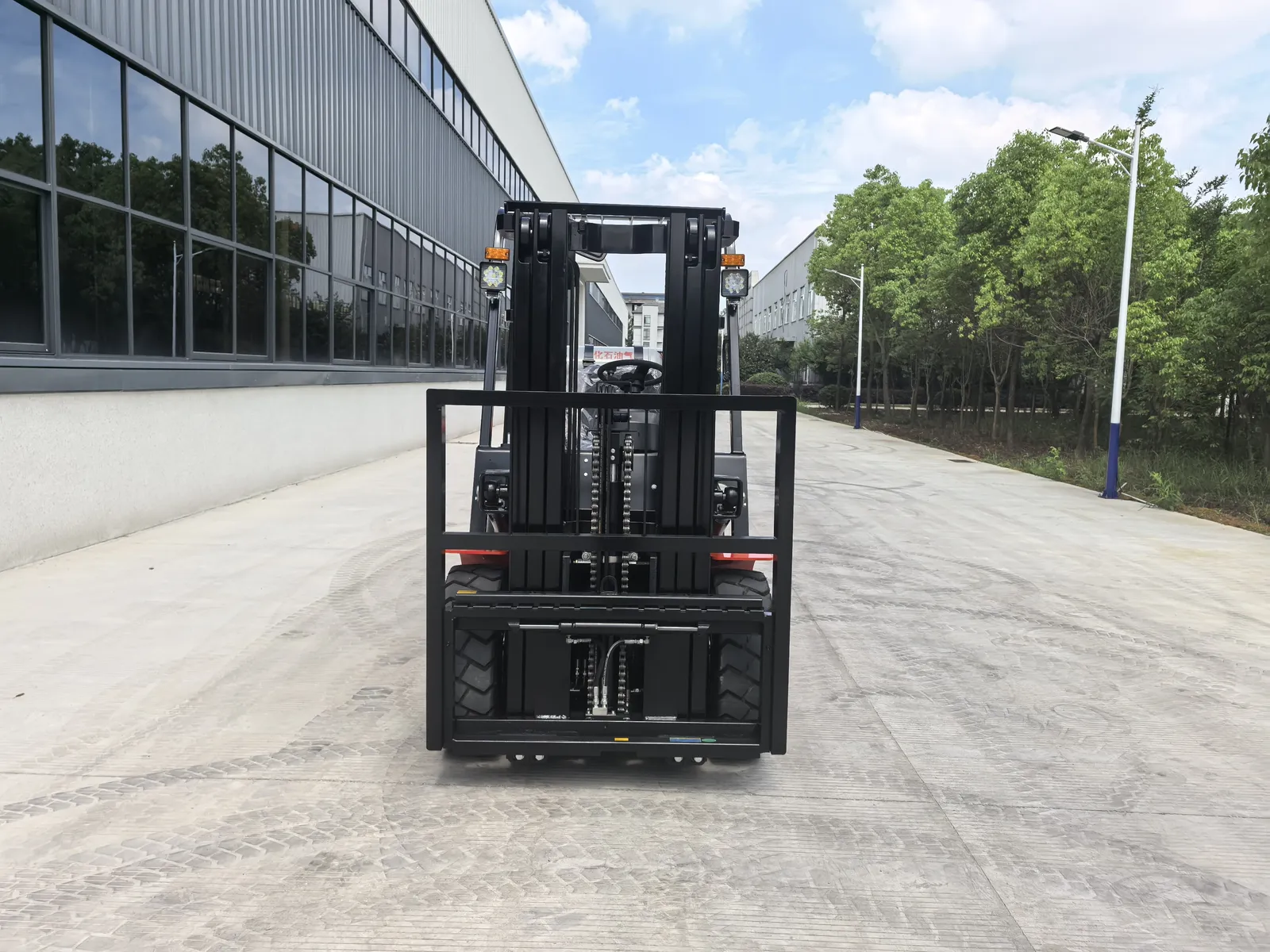 3 Ton 4WD Diesel Forklift-Heavy Duty All-Terrain Off-Road