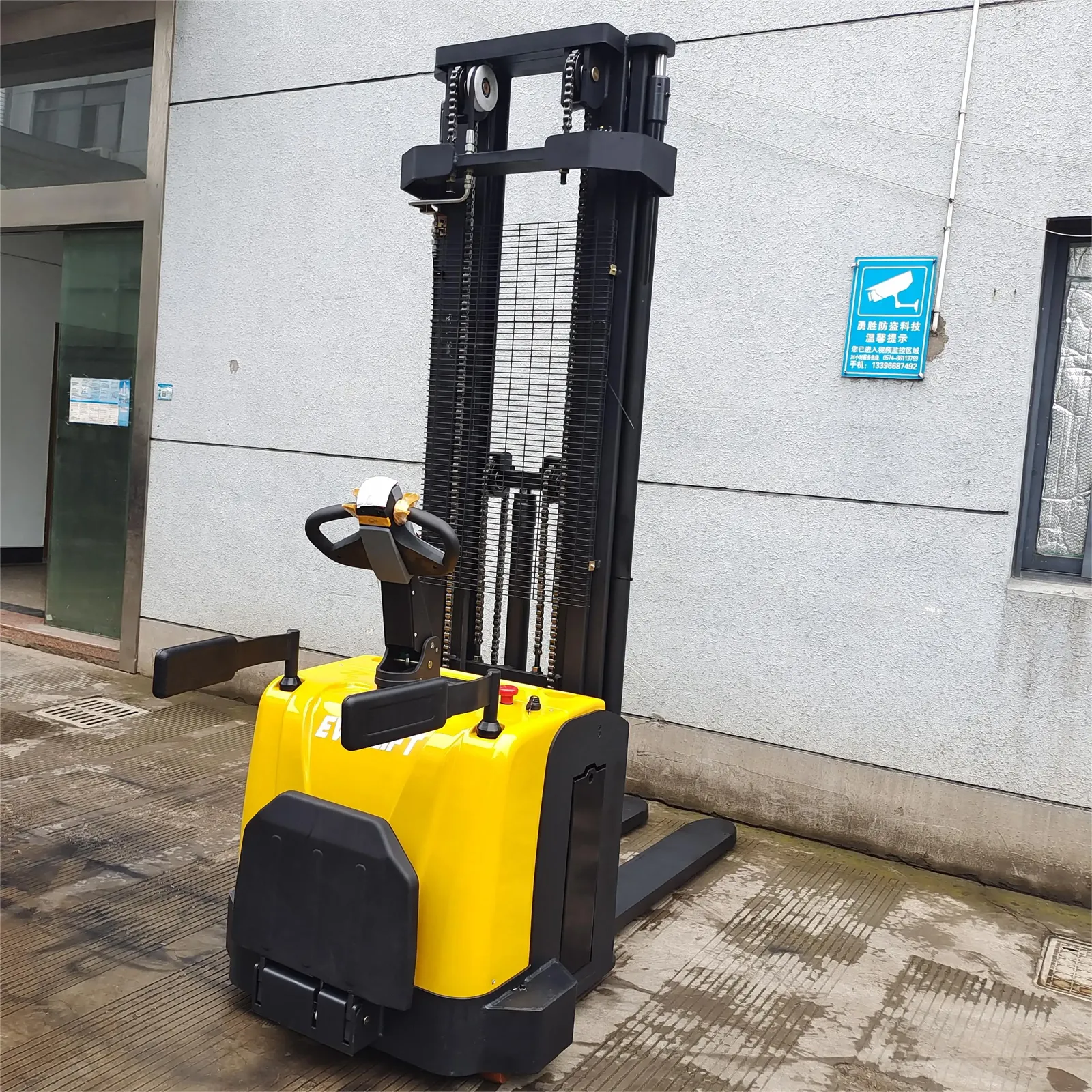 3 Ton Fully Electric Forklift Stacker Straddle photo 1