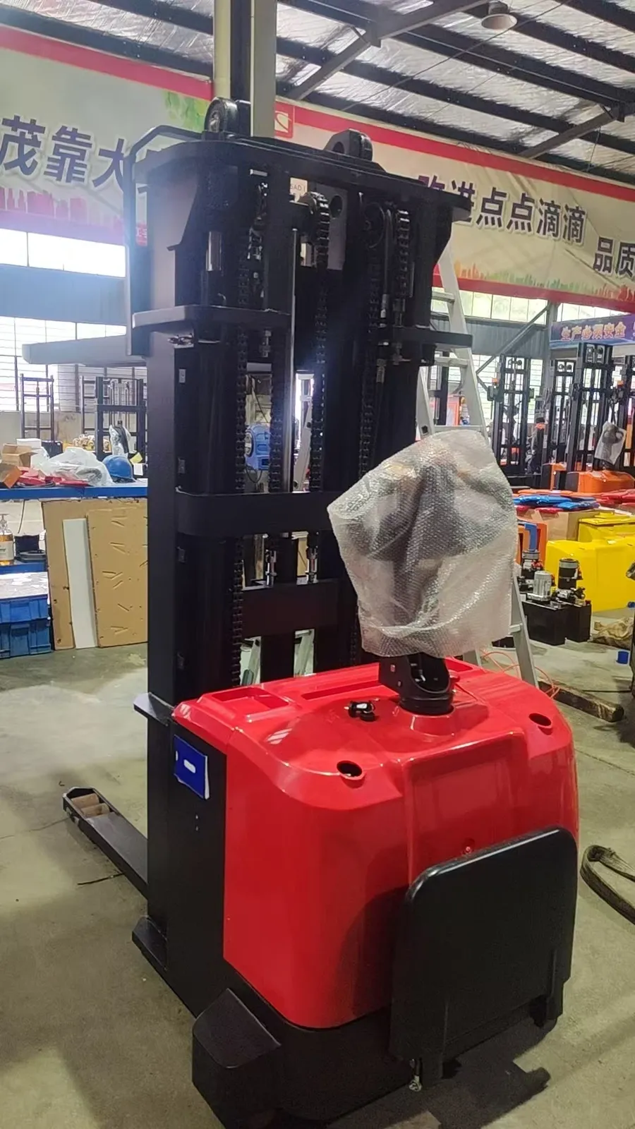 3 Ton Fully Electric Forklift Stacker Straddle photo 4