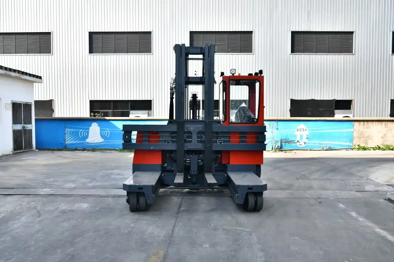 2.5 Ton Electric 4 Way Forklift 360 Degree Steering detail 2
