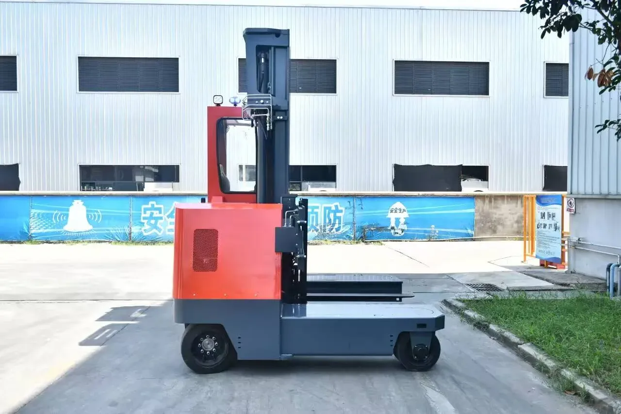 2.5 Ton Electric 4 Way Forklift 360 Degree Steering photo 5