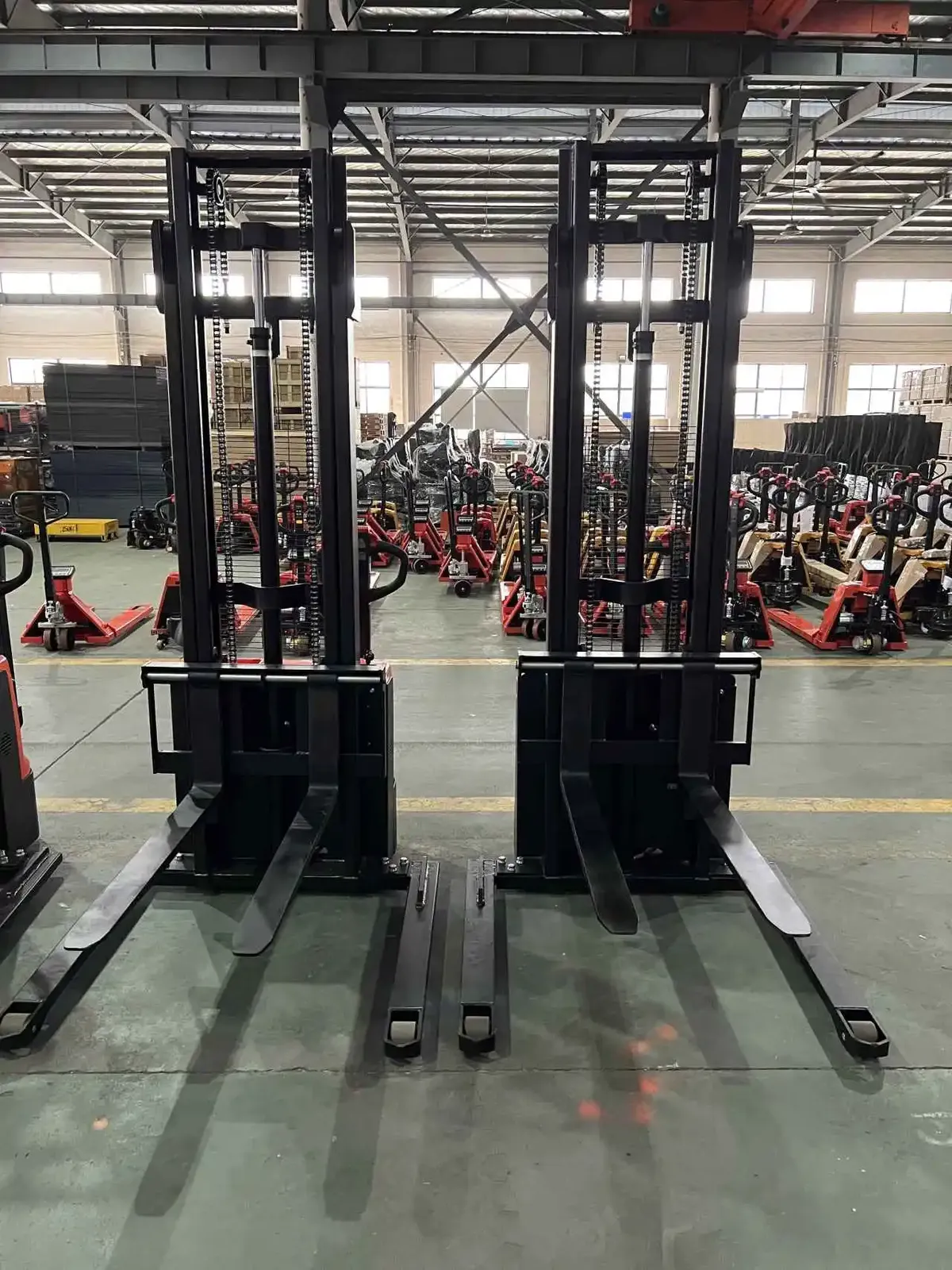 3t Fully Electric Forklift Stacker Straddle 3000 kg detail 1